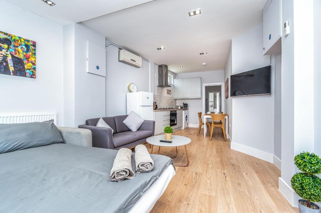 Modern Apartment In East Londra Exterior foto